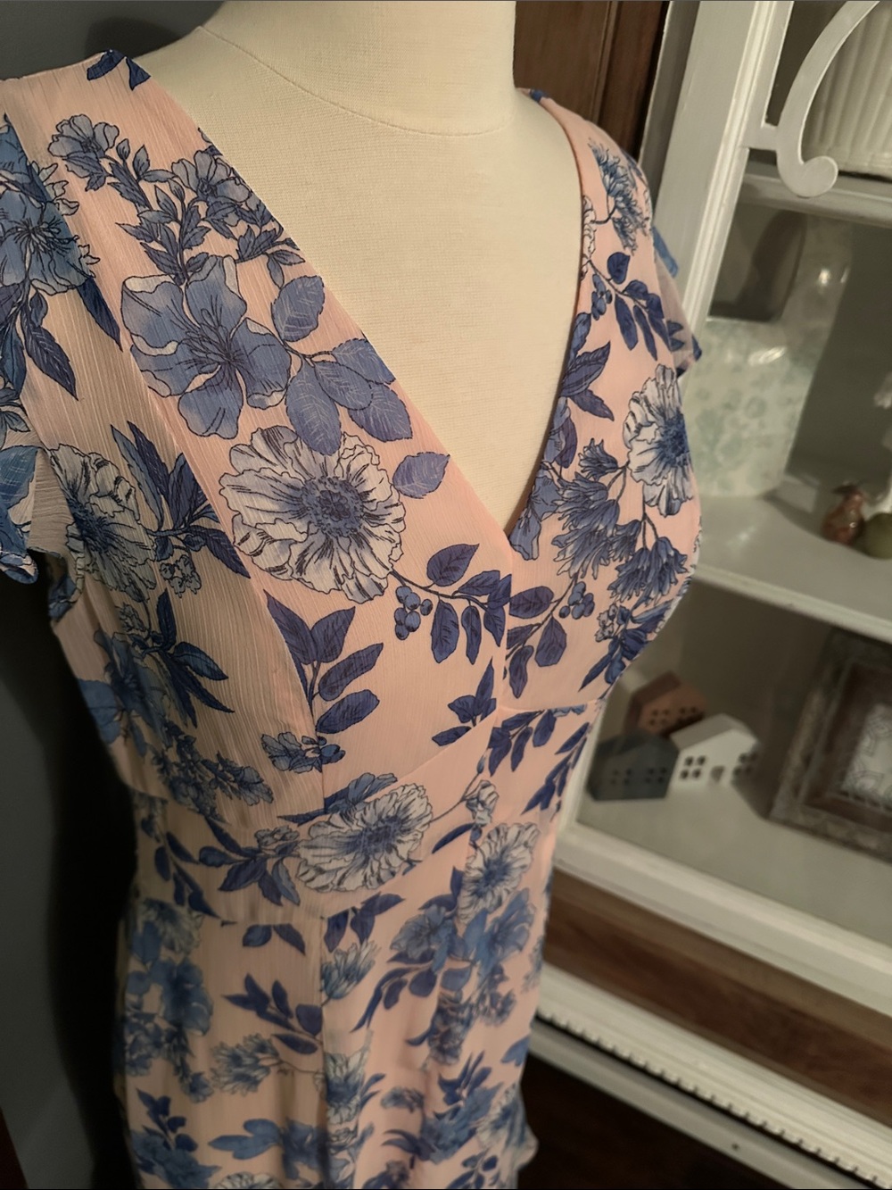 Floral V-Neck Dress in Blush with Blue Print - Picture 3 of 5